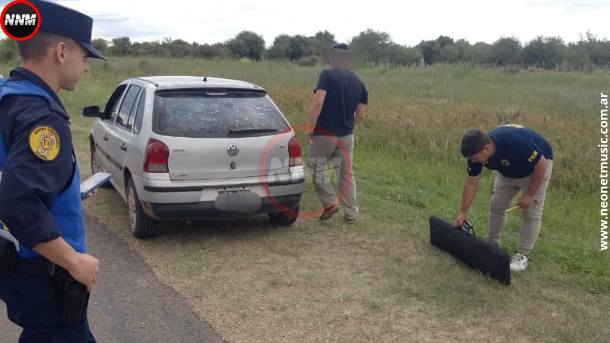 Secuestran fusil y detienen a dos hombres en control policial en Ruta 22